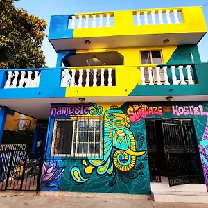 https://sundaze-hostel.mazatlan-hotels.com